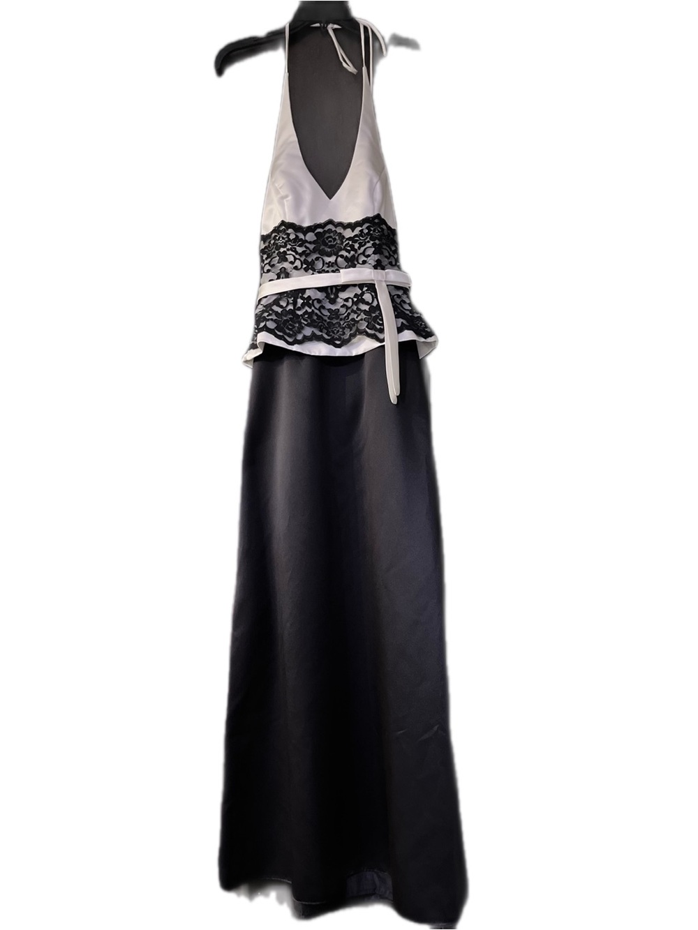 Vintage Y2K Alfred Angelo Black and White HalterFormal Gown Colorblock Dress